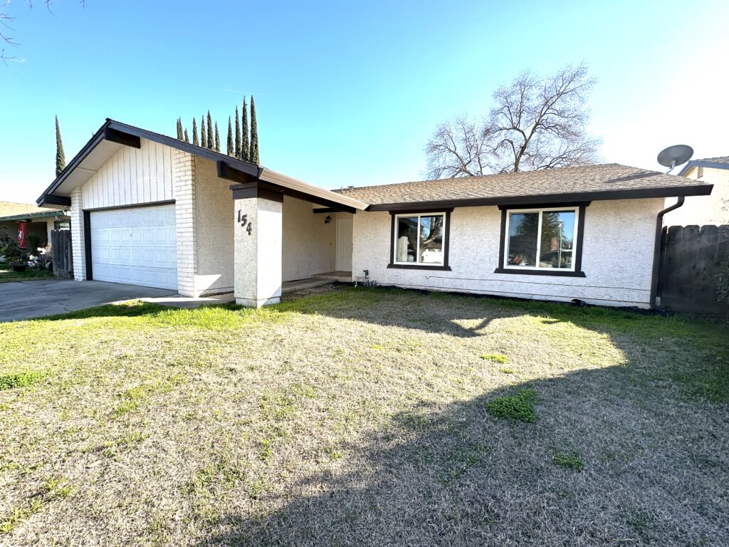 Listing : 154 Snowmass Ct, Merced, CA 95348 This large lot single family house with 4 beds 2 baths 2 garage located in quiet Cul-de-sac .Near UC Merced, working distance to Merced College, shopping centers, Raley's grocery store, good schools, parks, fitness center, UC Merced bus stop , bike /walking path. Fresh painted, covered backyard patio perfect for BBQ, all adds up to a home to enjoy with friends and family members . Don't miss this opportunity to own this great home. realtor hellen tang real estate listing buyer's agent UC Merced real estate agent near me Merced College house for sale